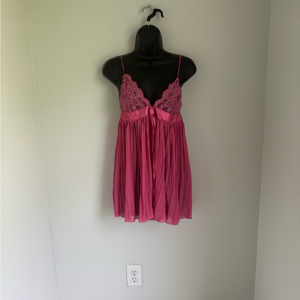 NWT Victoria’s Secret Pink Lace Babydoll Size M